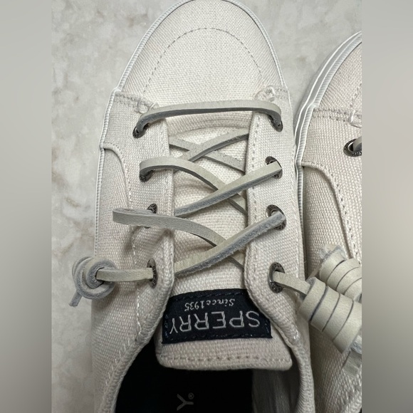 Sperry crest Vibe white with navy trim canvas sneakers, 8.5, nwot. - Picture 11 of 12